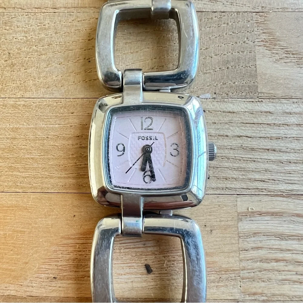 Fossil ladies square silver tone pink dial watch NEW BATTERY